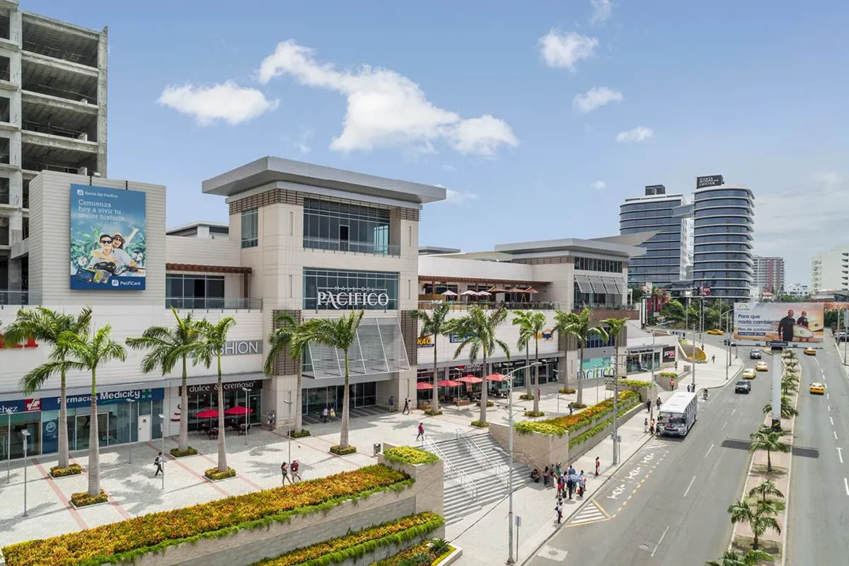 2020 portfolio updates-mall del pacifico-2 Pacific Hotel Mall Ecuador Design Architects / Architectos